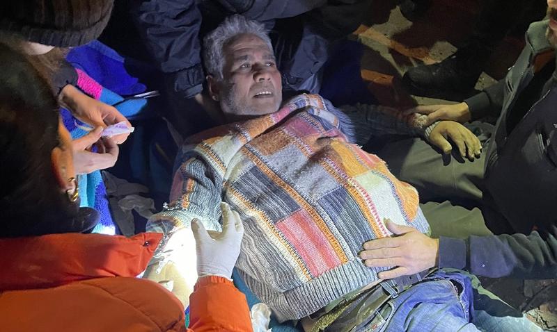 A 70-something man on Feb. 9 is the first person rescued in Turkiye (Turkey) by the Korea Disaster Relief Team (KDRT). (KDRT)